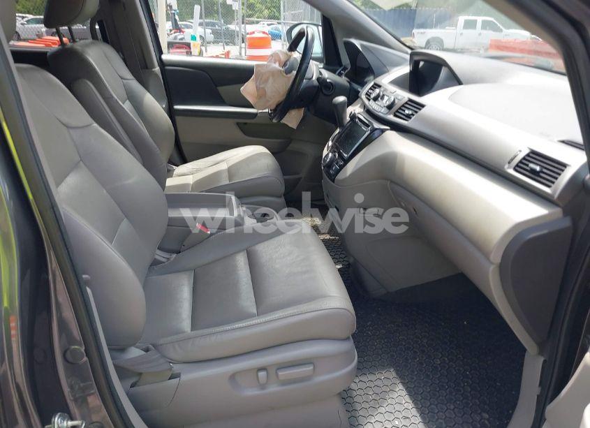 Photo 5 of 2016 Honda Odyssey EX-L (VIN 5FNRL5H67GB121026)