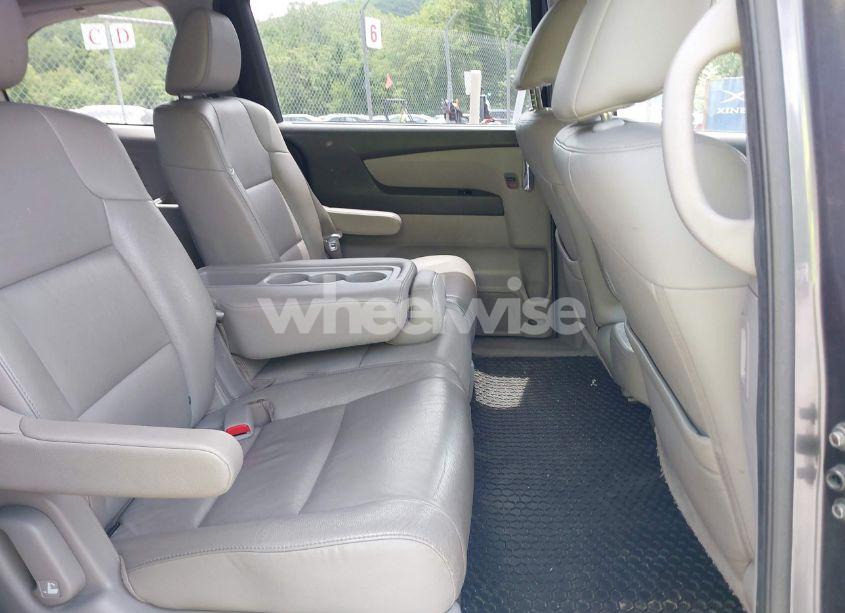 Photo 8 of 2016 Honda Odyssey EX-L (VIN 5FNRL5H67GB121026)