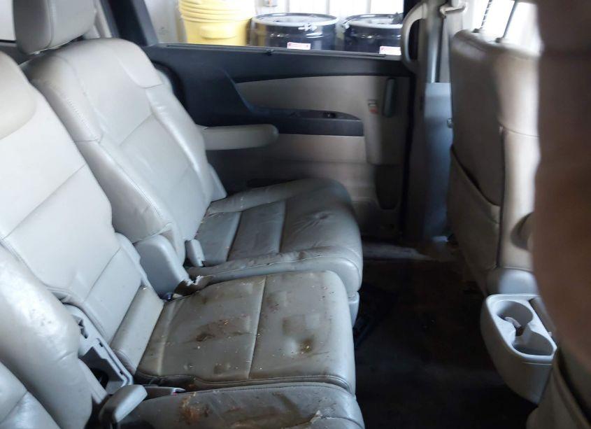 Photo 8 of 2011 Honda Odyssey EX-L (VIN 5FNRL5H68BB016522)