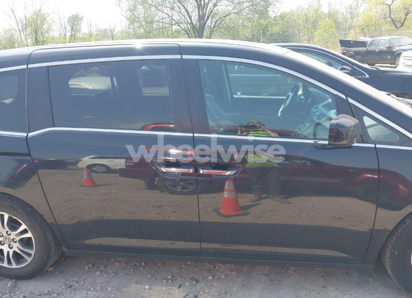 Photo 13 of 2011 Honda Odyssey EX-L (VIN 5FNRL5H68BB047527)