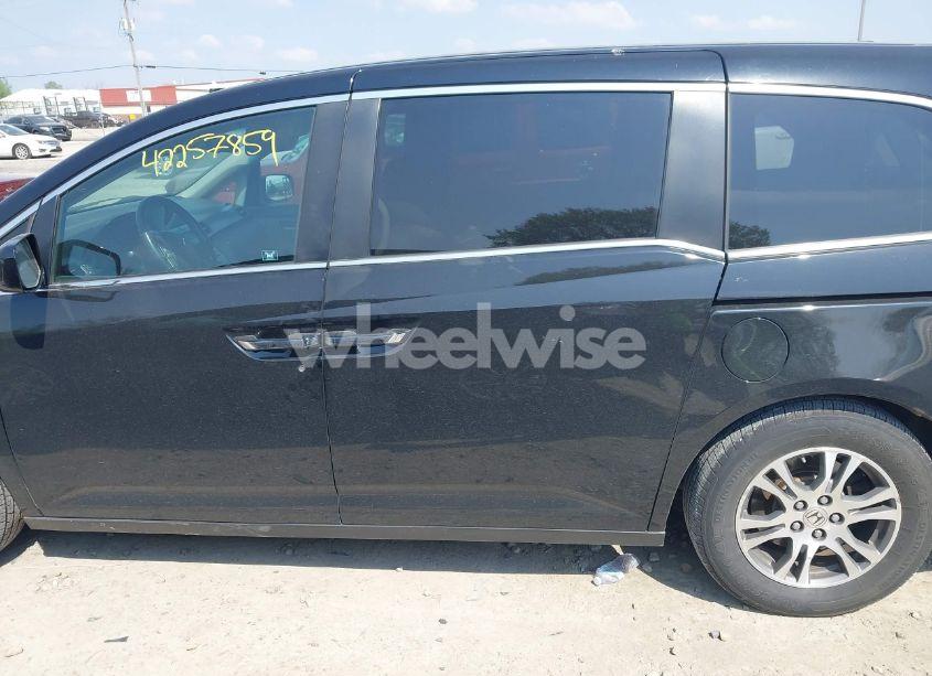 Photo 14 of 2011 Honda Odyssey EX-L (VIN 5FNRL5H68BB047527)