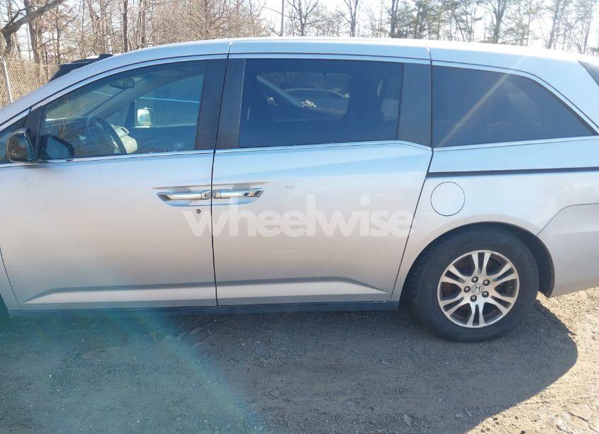 Photo 14 of 2011 Honda Odyssey EX-L (VIN 5FNRL5H68BB048855)