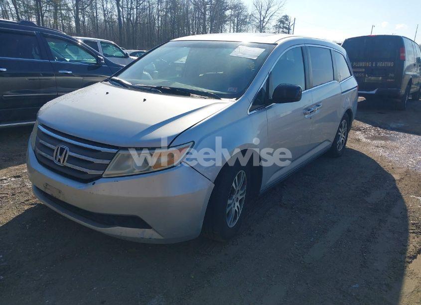 Photo 2 of 2011 Honda Odyssey EX-L (VIN 5FNRL5H68BB048855)