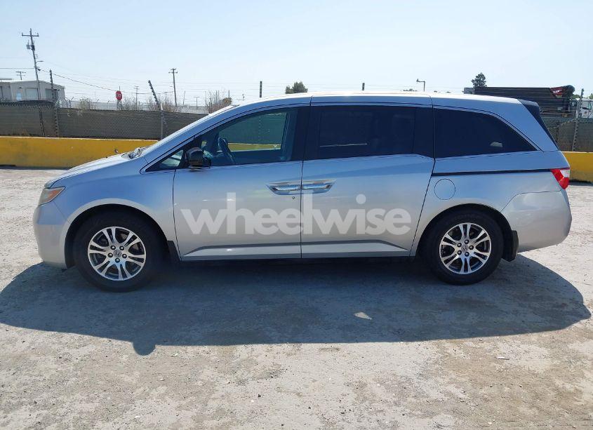Photo 14 of 2011 Honda Odyssey EX-L (VIN 5FNRL5H68BB052128)