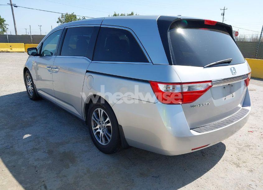 Photo 3 of 2011 Honda Odyssey EX-L (VIN 5FNRL5H68BB052128)