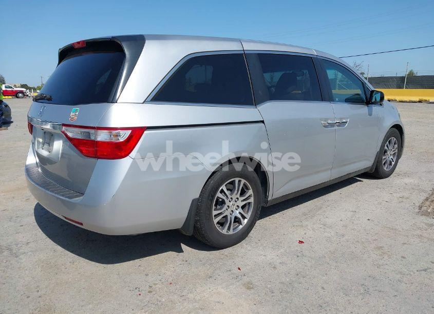 Photo 4 of 2011 Honda Odyssey EX-L (VIN 5FNRL5H68BB052128)