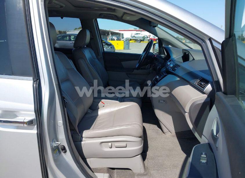 Photo 5 of 2011 Honda Odyssey EX-L (VIN 5FNRL5H68BB052128)