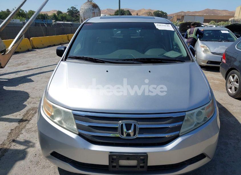 Photo 6 of 2011 Honda Odyssey EX-L (VIN 5FNRL5H68BB052128)