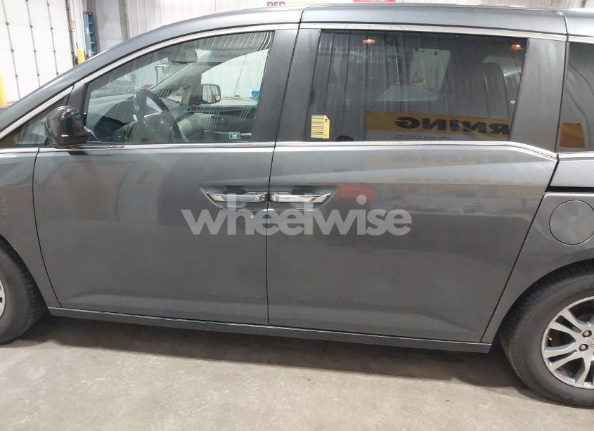 Photo 14 of 2011 Honda Odyssey EX-L (VIN 5FNRL5H68BB052615)