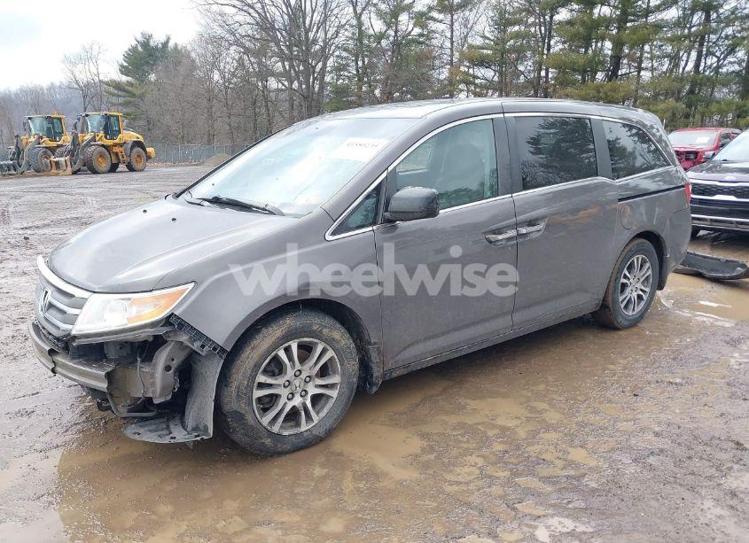 Photo 2 of 2011 Honda Odyssey EX-L (VIN 5FNRL5H68BB058849)