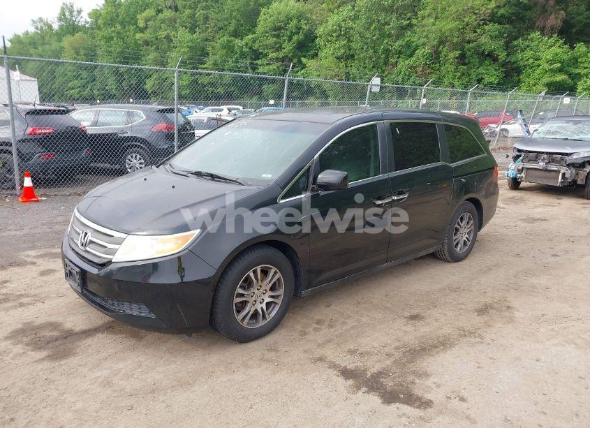 Photo 2 of 2011 Honda Odyssey EX-L (VIN 5FNRL5H68BB071178)