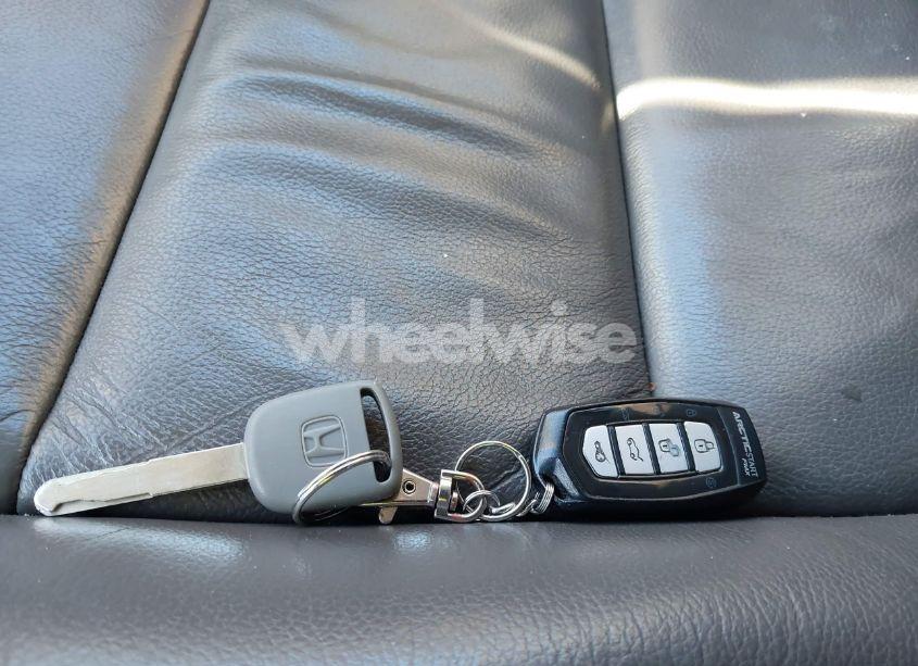 Photo 11 of 2011 Honda Odyssey EX-L (VIN 5FNRL5H68BB080849)