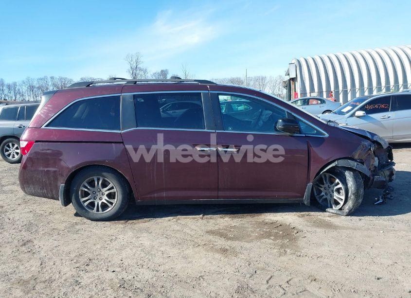 Photo 14 of 2011 Honda Odyssey EX-L (VIN 5FNRL5H68BB083914)