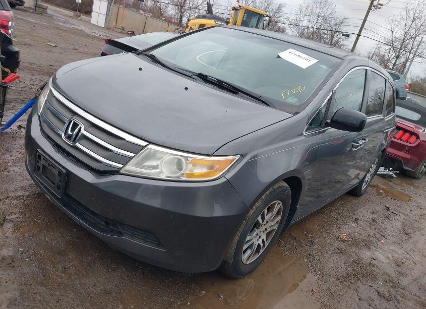 Photo 2 of 2011 Honda Odyssey EX-L (VIN 5FNRL5H68BB095626)