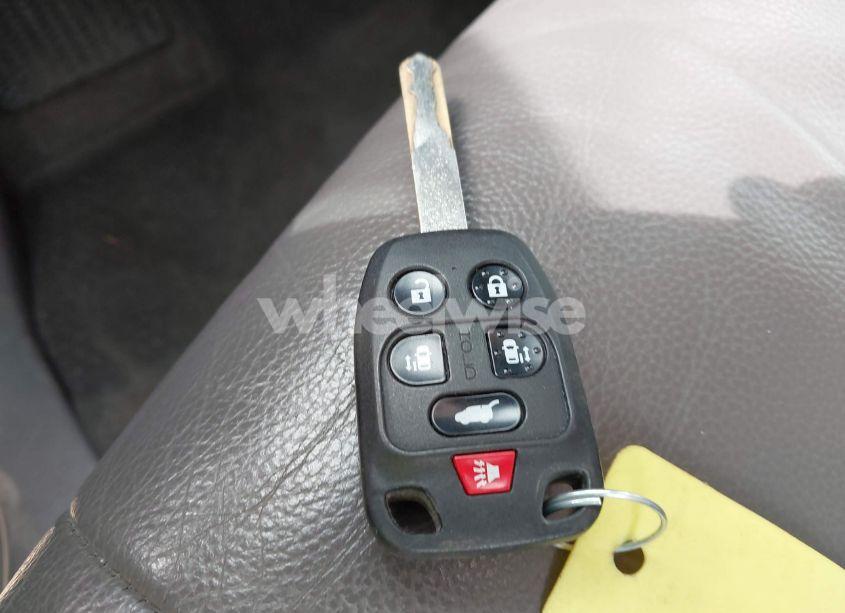 Photo 11 of 2011 Honda Odyssey EX-L (VIN 5FNRL5H68BB100274)