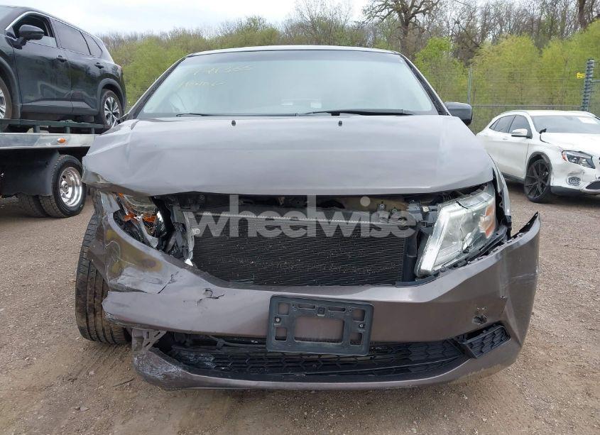 Photo 12 of 2011 Honda Odyssey EX-L (VIN 5FNRL5H68BB100274)