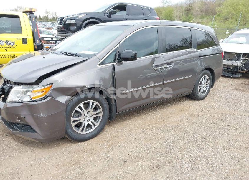 Photo 2 of 2011 Honda Odyssey EX-L (VIN 5FNRL5H68BB100274)