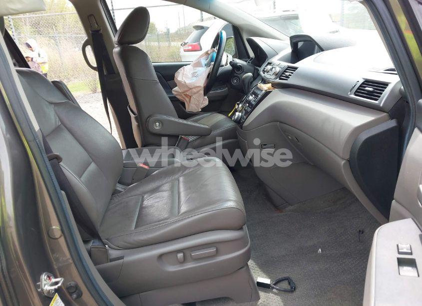 Photo 5 of 2011 Honda Odyssey EX-L (VIN 5FNRL5H68BB100274)