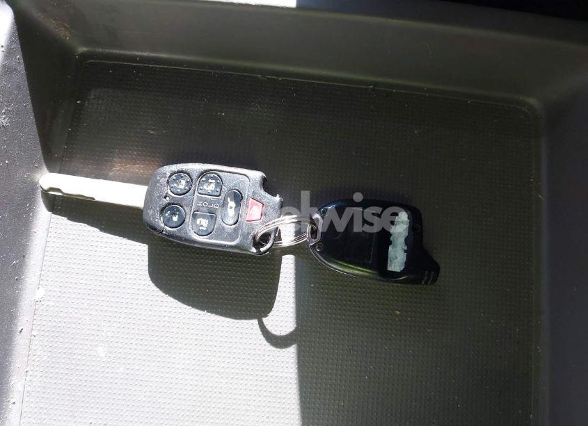 Photo 11 of 2011 Honda Odyssey EX-L (VIN 5FNRL5H68BB102932)