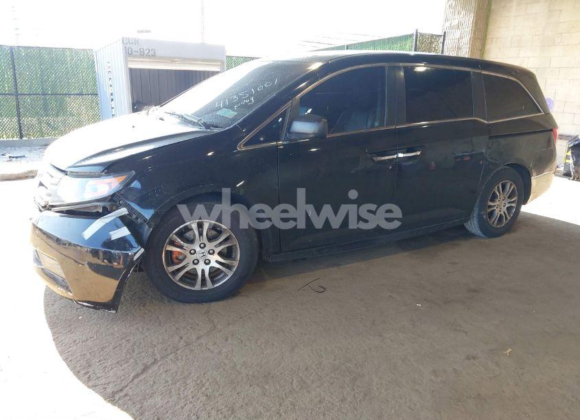 Photo 2 of 2011 Honda Odyssey EX-L (VIN 5FNRL5H68BB102932)