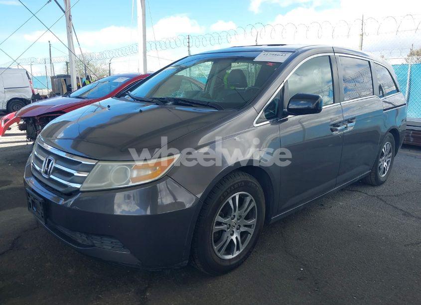 Photo 2 of 2012 Honda Odyssey EX-L (VIN 5FNRL5H68CB036755)