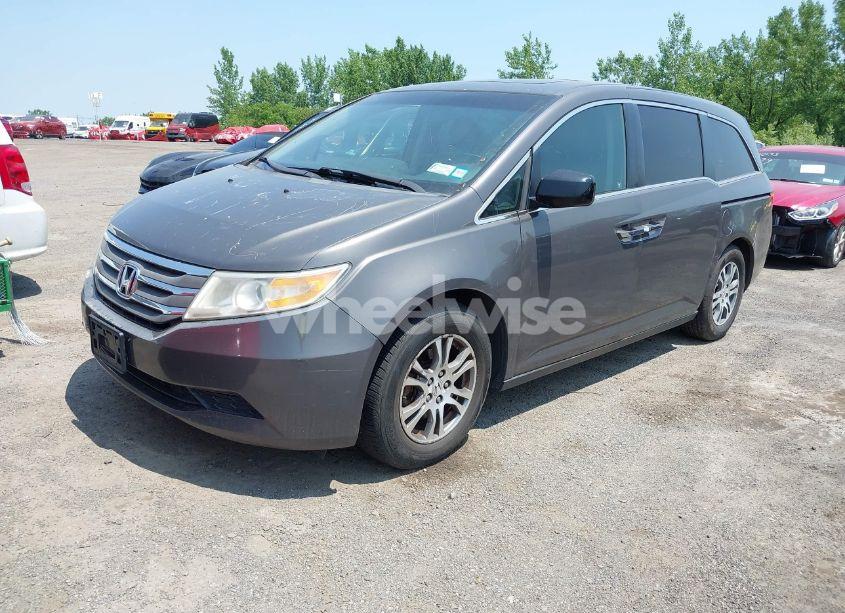 Photo 2 of 2012 Honda Odyssey EX-L (VIN 5FNRL5H68CB052440)
