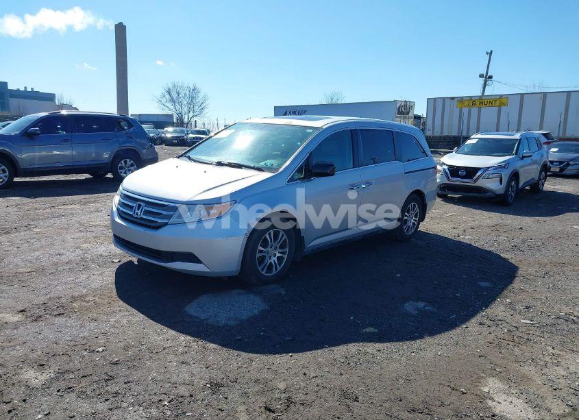 Photo 2 of 2012 Honda Odyssey EX-L (VIN 5FNRL5H68CB075586)