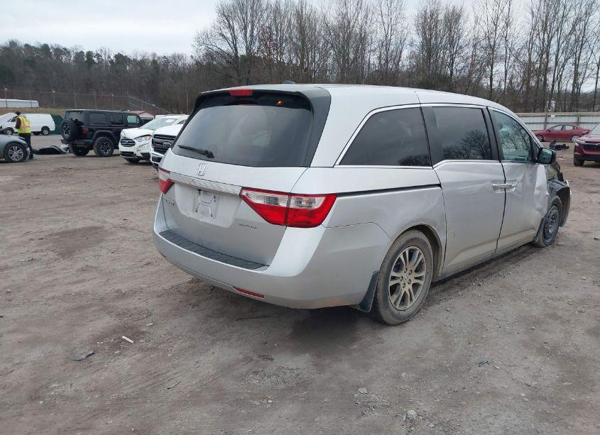 Photo 4 of 2013 Honda Odyssey EX-L (VIN 5FNRL5H68DB011257)