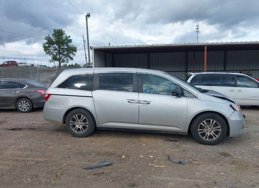 Photo 13 of 2013 Honda Odyssey EX-L (VIN 5FNRL5H68DB038104)