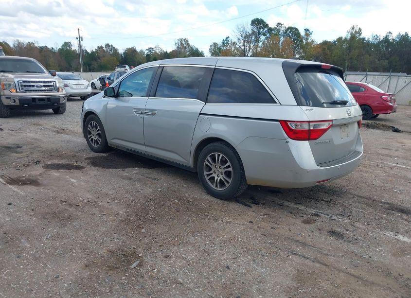 Photo 3 of 2013 Honda Odyssey EX-L (VIN 5FNRL5H68DB038104)