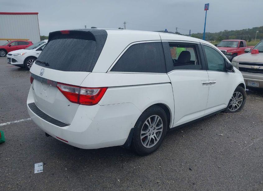 Photo 4 of 2013 Honda Odyssey EX-L (VIN 5FNRL5H68DB039818)