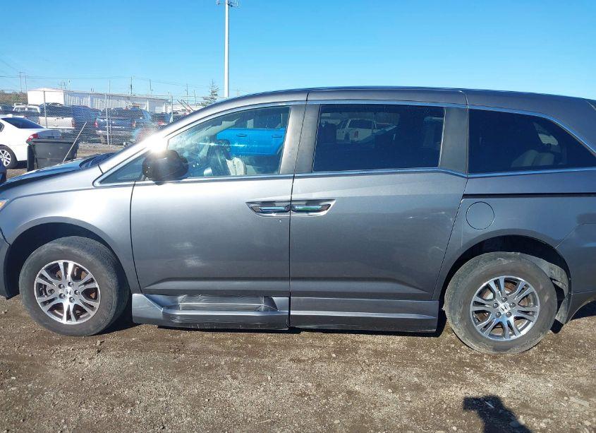 Photo 14 of 2013 Honda Odyssey EX-L (VIN 5FNRL5H68DB041102)