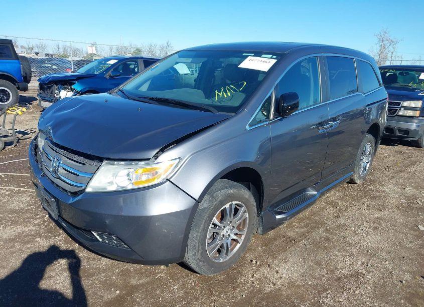 Photo 2 of 2013 Honda Odyssey EX-L (VIN 5FNRL5H68DB041102)