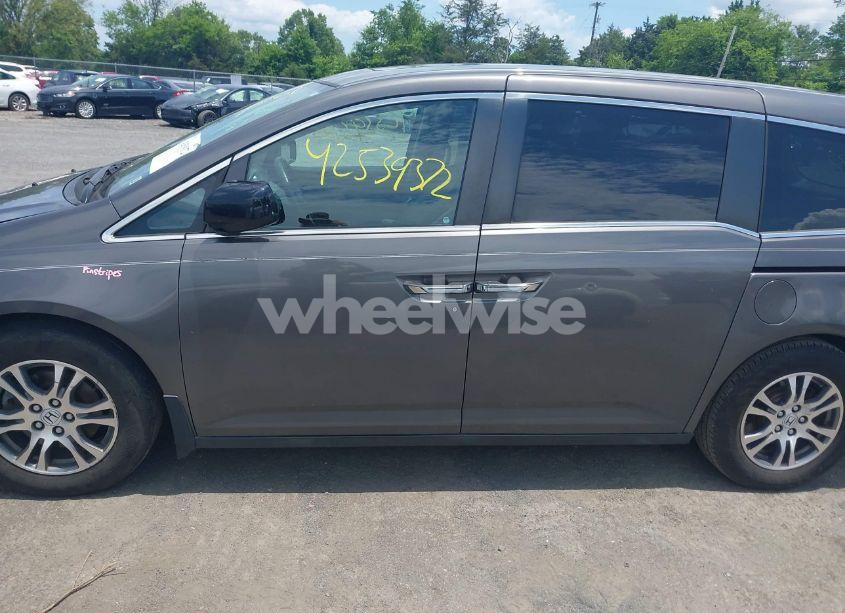 Photo 14 of 2013 Honda Odyssey EX-L (VIN 5FNRL5H68DB072933)