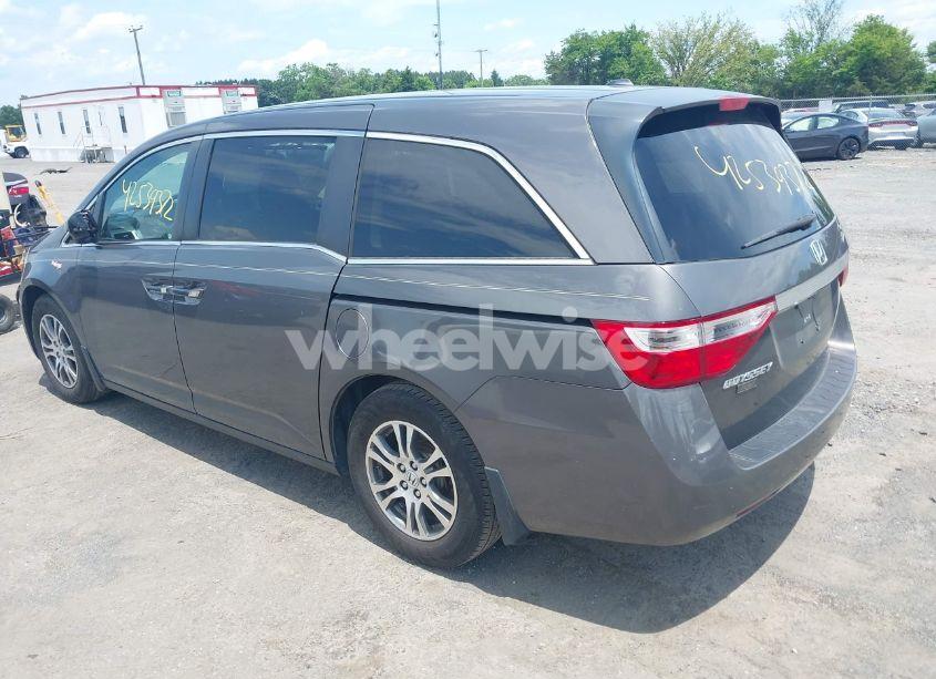 Photo 3 of 2013 Honda Odyssey EX-L (VIN 5FNRL5H68DB072933)
