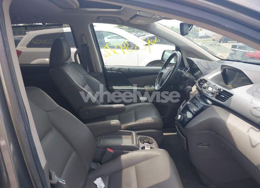 Photo 5 of 2013 Honda Odyssey EX-L (VIN 5FNRL5H68DB072933)