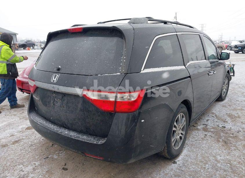 Photo 4 of 2013 Honda Odyssey EX-L (VIN 5FNRL5H68DB084225)