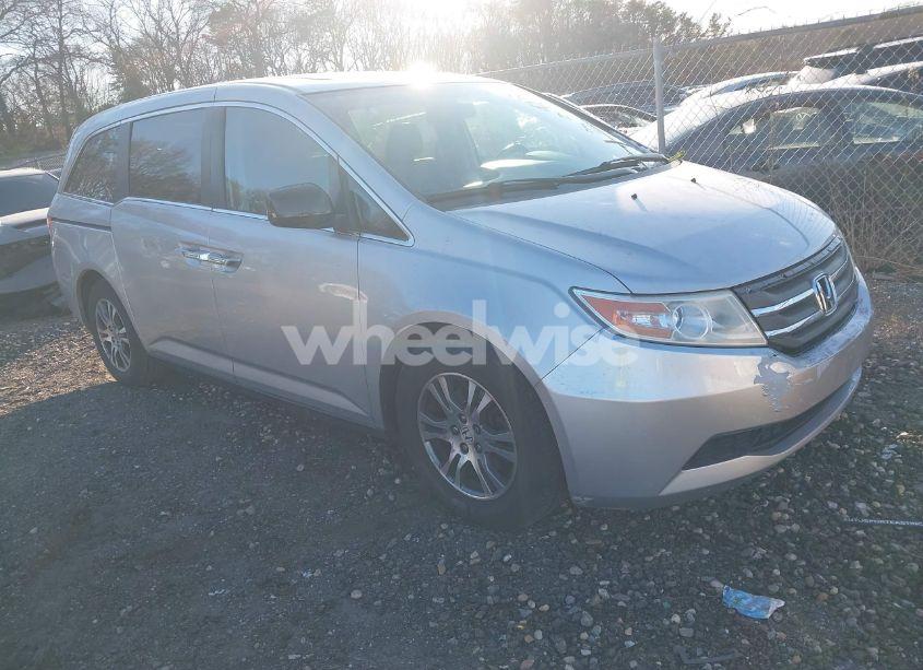 2013 Honda Odyssey EX-L (VIN 5FNRL5H68DB091577) main photo