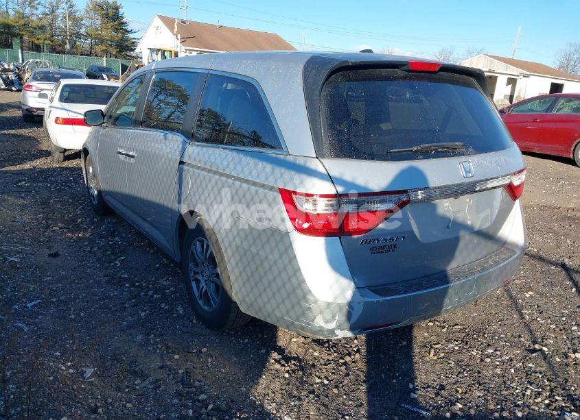 Photo 3 of 2013 Honda Odyssey EX-L (VIN 5FNRL5H68DB091577)