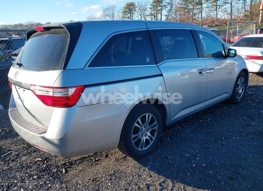 Photo 4 of 2013 Honda Odyssey EX-L (VIN 5FNRL5H68DB091577)