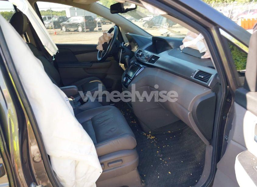 Photo 5 of 2014 Honda Odyssey EX-L (VIN 5FNRL5H68EB017707)