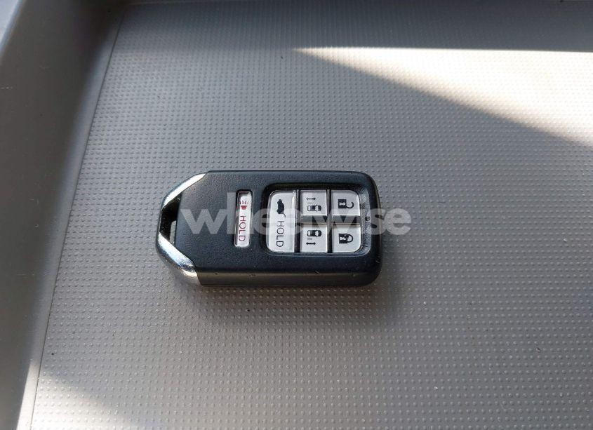 Photo 11 of 2014 Honda Odyssey EX-L (VIN 5FNRL5H68EB023118)