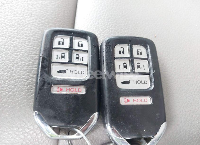 Photo 11 of 2014 Honda Odyssey EX-L (VIN 5FNRL5H68EB102000)