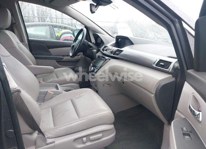 Photo 5 of 2014 Honda Odyssey EX-L (VIN 5FNRL5H68EB102000)
