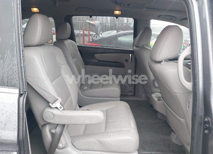 Photo 8 of 2014 Honda Odyssey EX-L (VIN 5FNRL5H68EB102000)