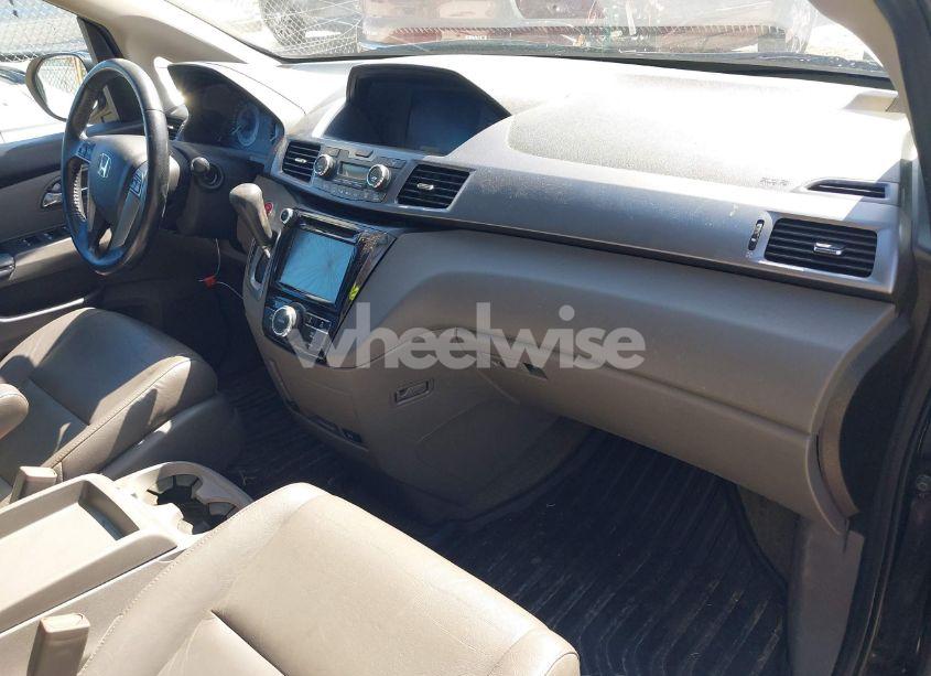 Photo 5 of 2014 Honda Odyssey EX-L (VIN 5FNRL5H68EB102286)