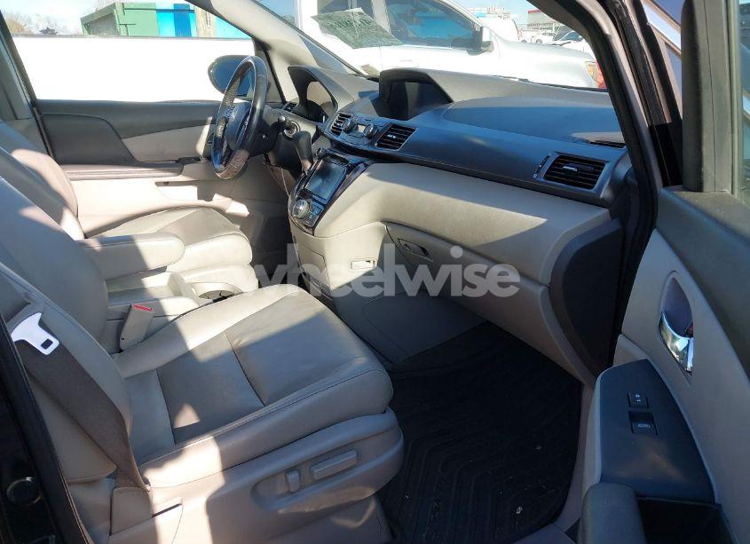 Photo 5 of 2014 Honda Odyssey EX-L (VIN 5FNRL5H68EB137748)