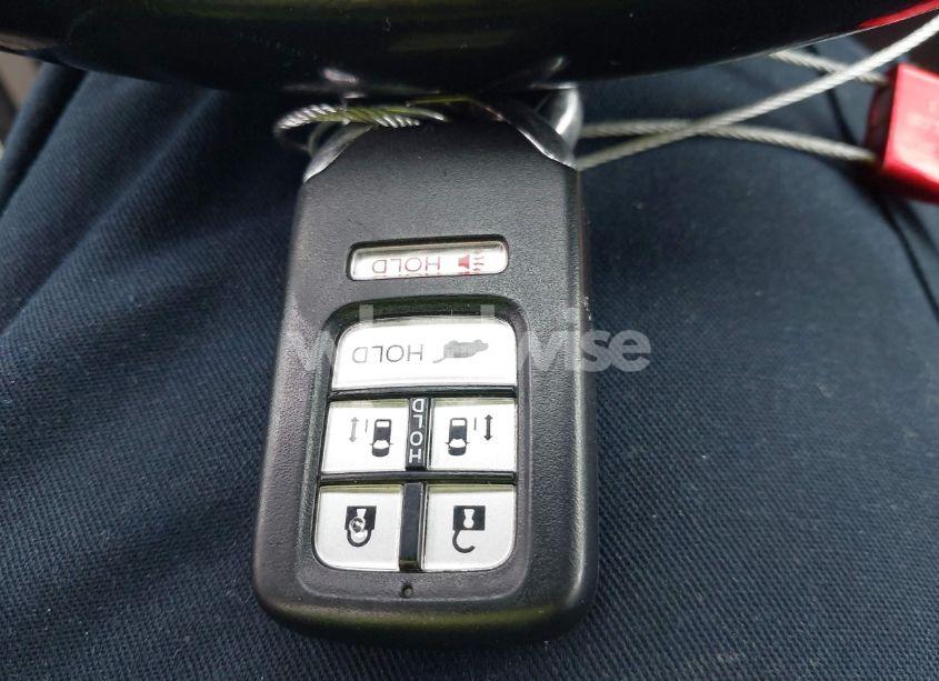 Photo 11 of 2016 Honda Odyssey EX-L (VIN 5FNRL5H68GB065422)