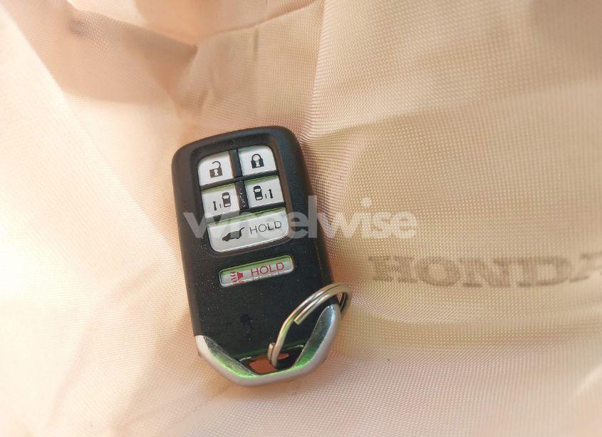 Photo 11 of 2016 Honda Odyssey EX-L (VIN 5FNRL5H68GB081619)