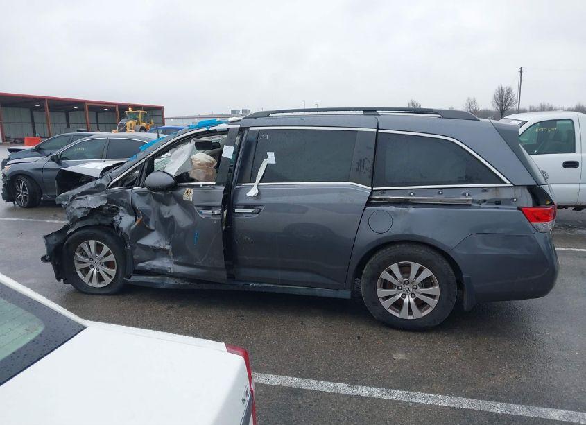 Photo 13 of 2016 Honda Odyssey EX-L (VIN 5FNRL5H68GB147327)